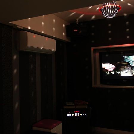 April 2Nd Motel Сеул Екстериор снимка